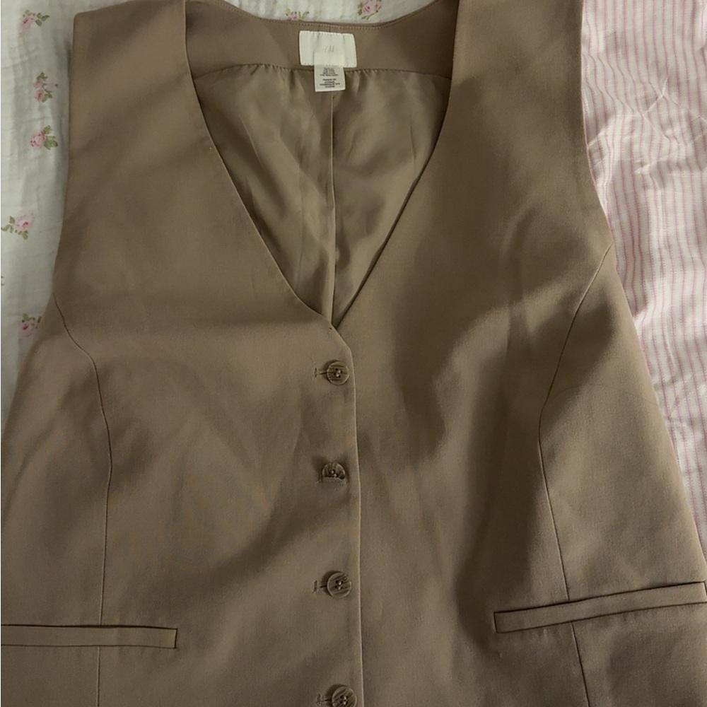 H&M Tan Sleeveless Top